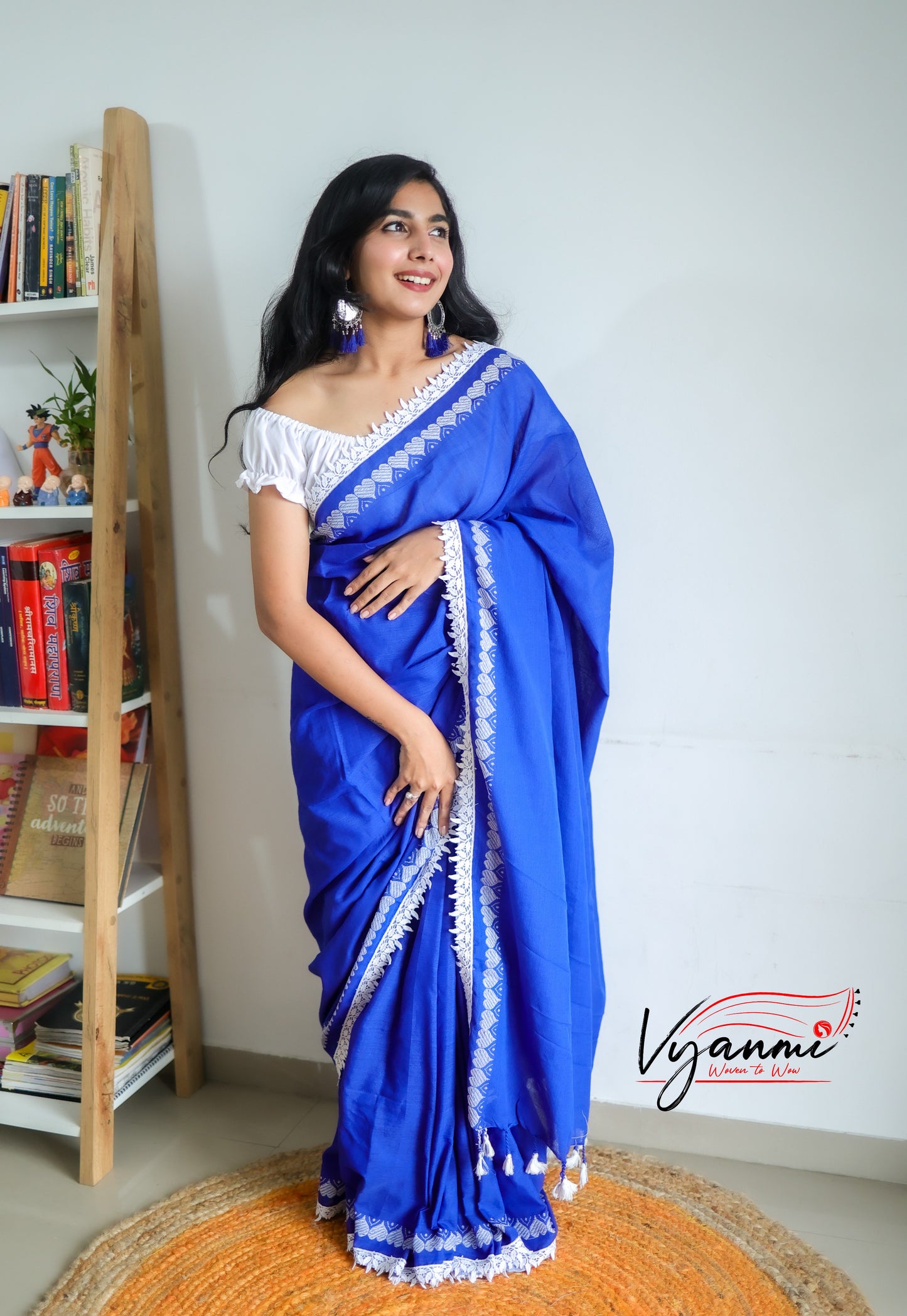 Vyanmi ShvetNeela Handloom Saree