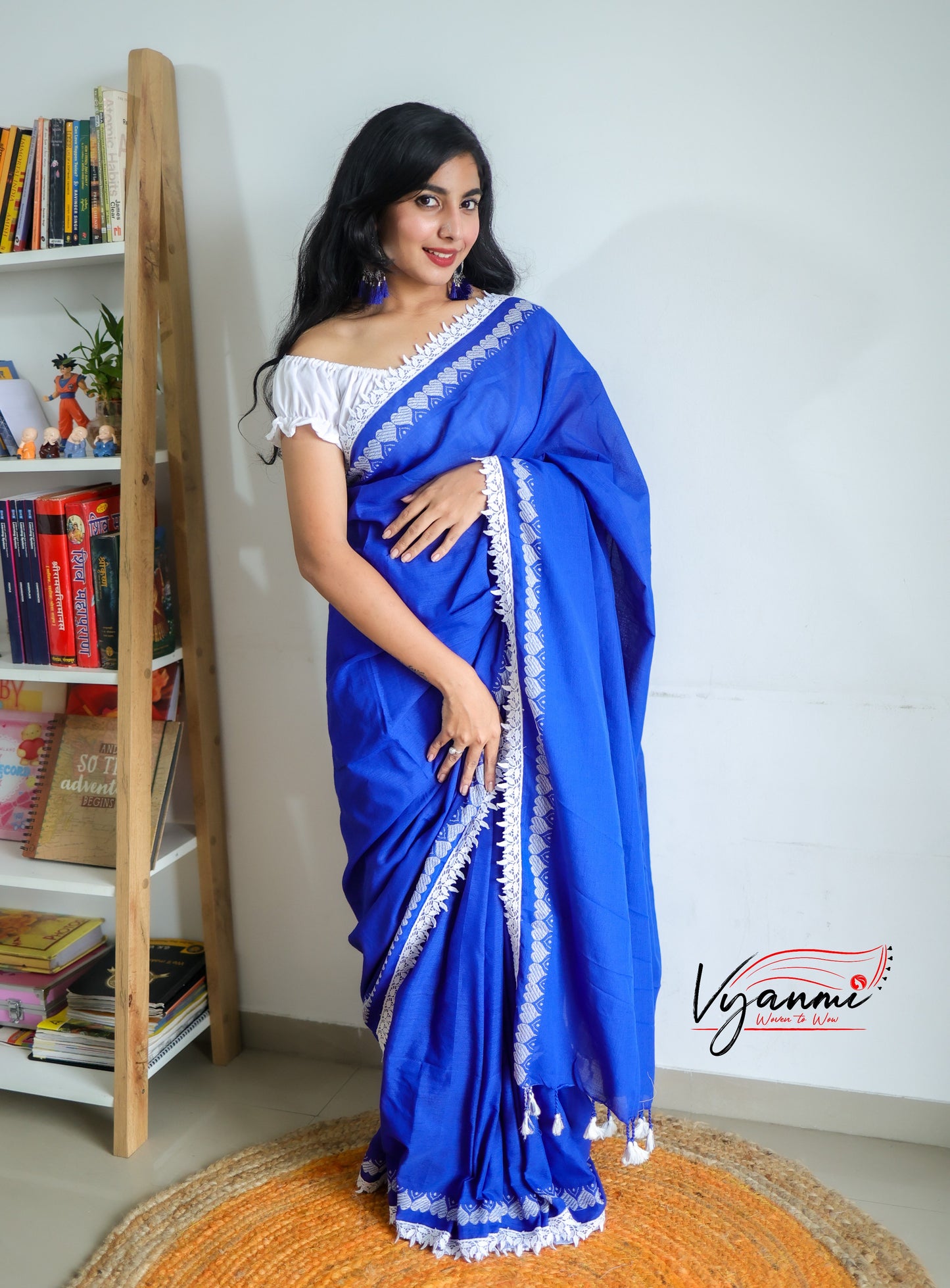 Vyanmi ShvetNeela Handloom Saree