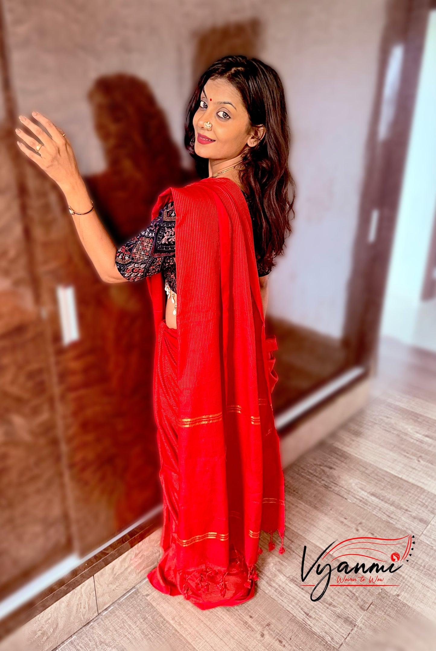 Vyanmi Sindoori Zari Mul Handloom Saree