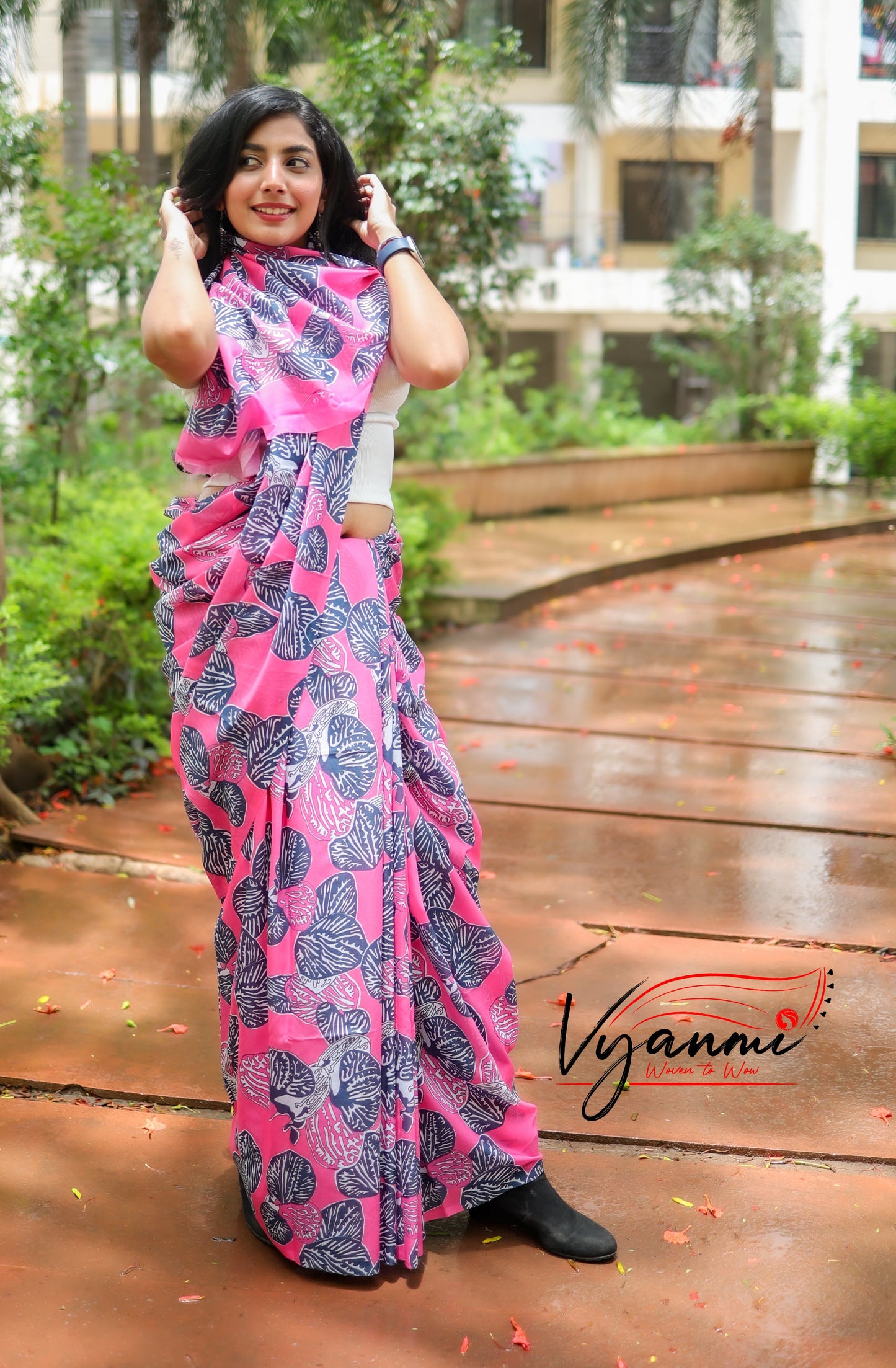 Vyanmi Rosy Ripple Mul Saree