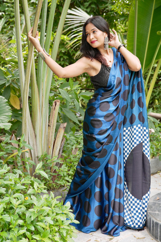 Vyanmi Indigo Pop Semi Gajji Silk Saree