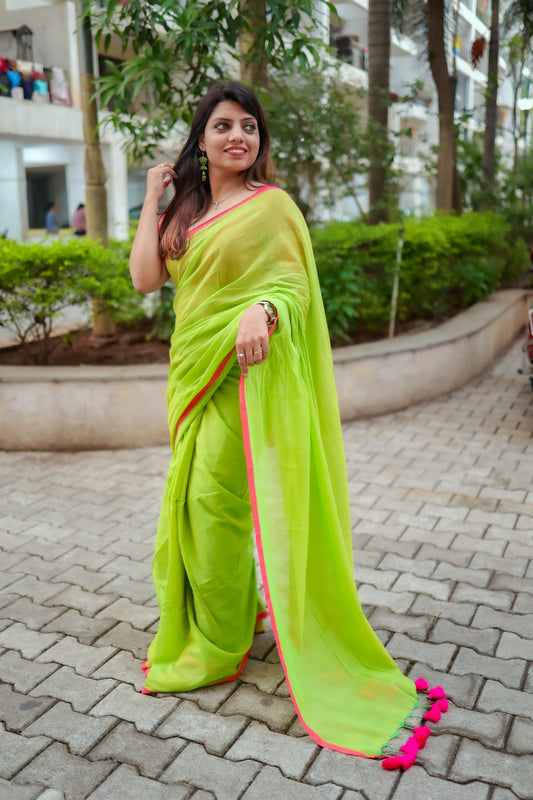 Vyanmi Limelight Mulmul Saree