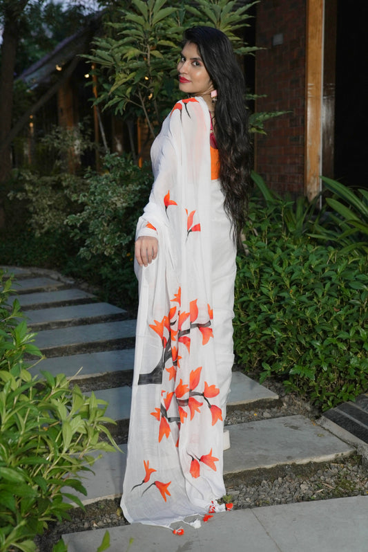 Vyanmi Autumn White Mulmul Saree