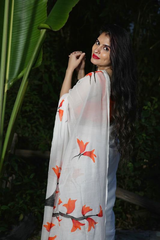 Vyanmi Autumn White Mulmul Saree