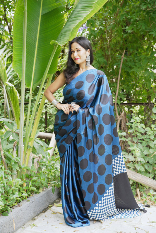 Vyanmi Indigo Pop Semi Gajji Silk Saree