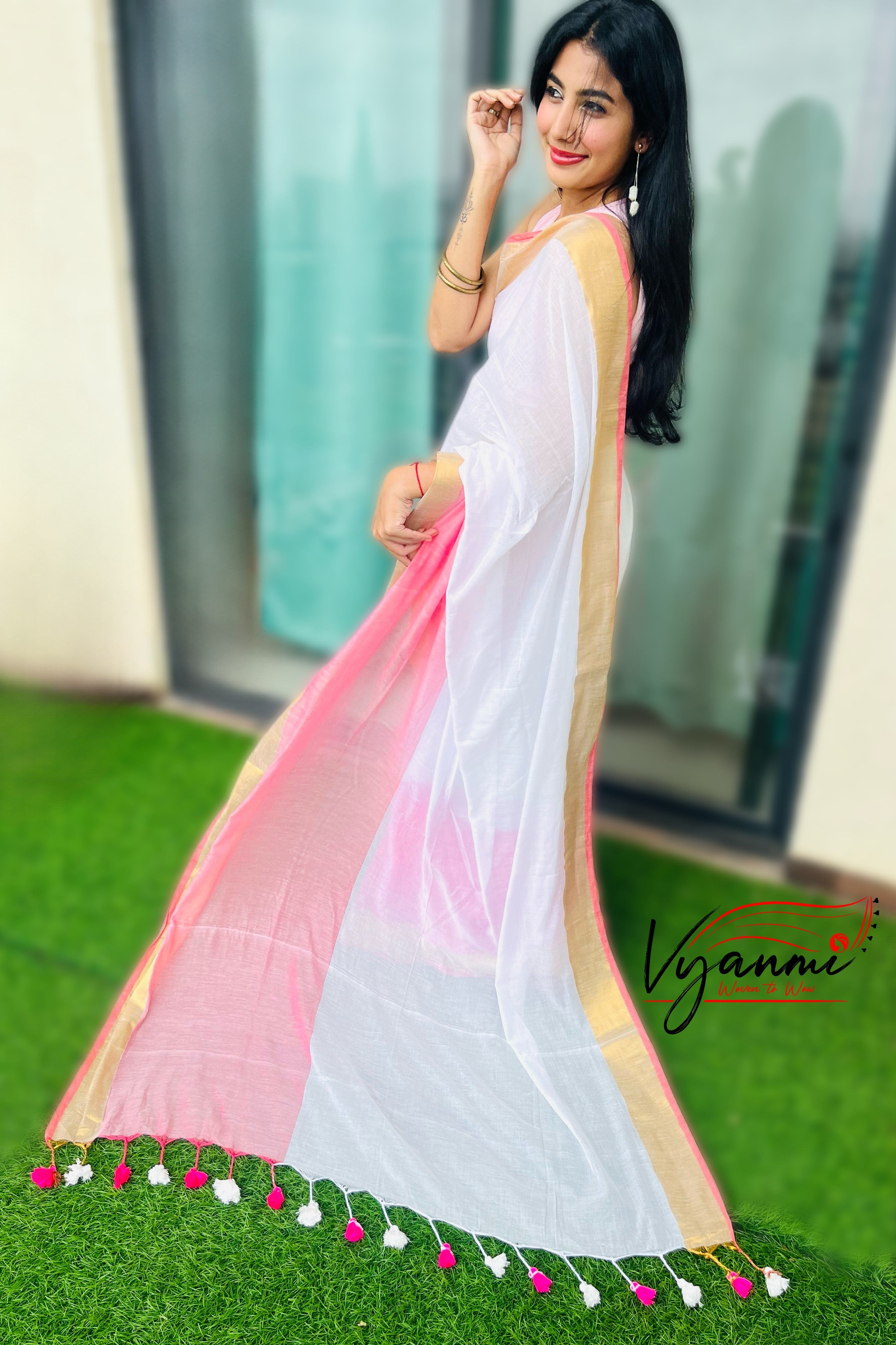 Vyanmi Pink Onaya Mulmul Saree