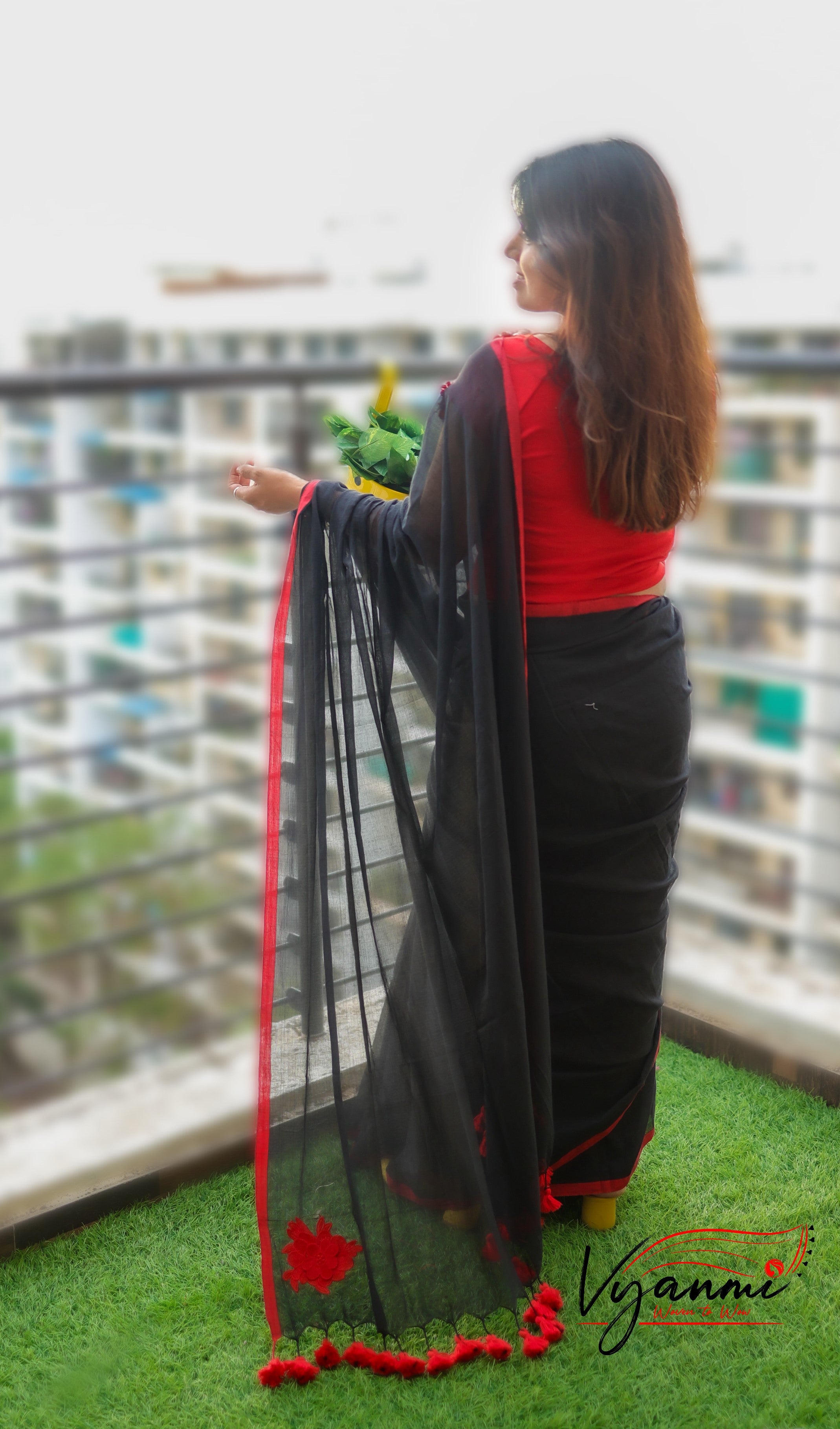 Vyanmi Black Forest Mul Saree