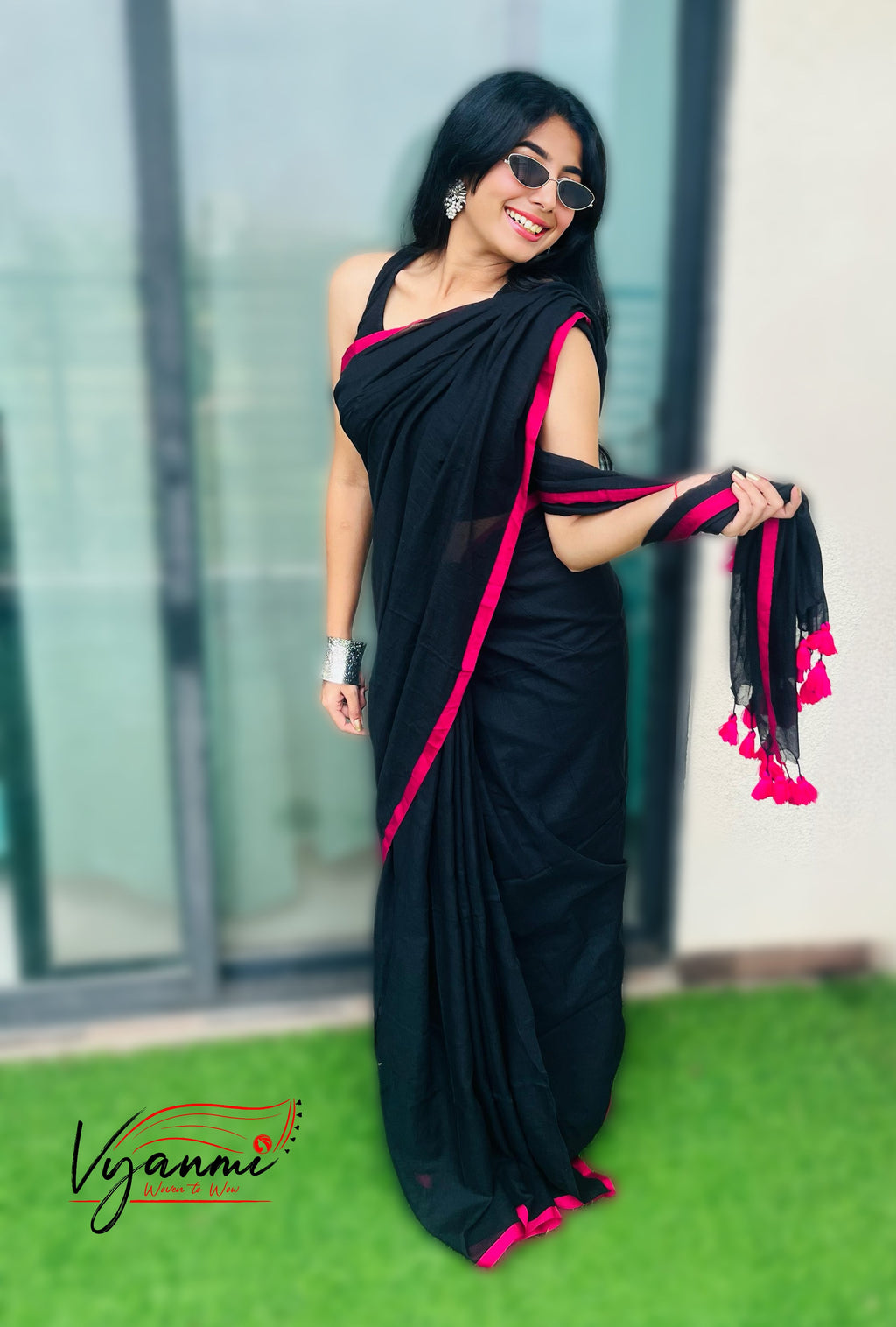 Vyanmi Blackout Babe Mulmul Saree