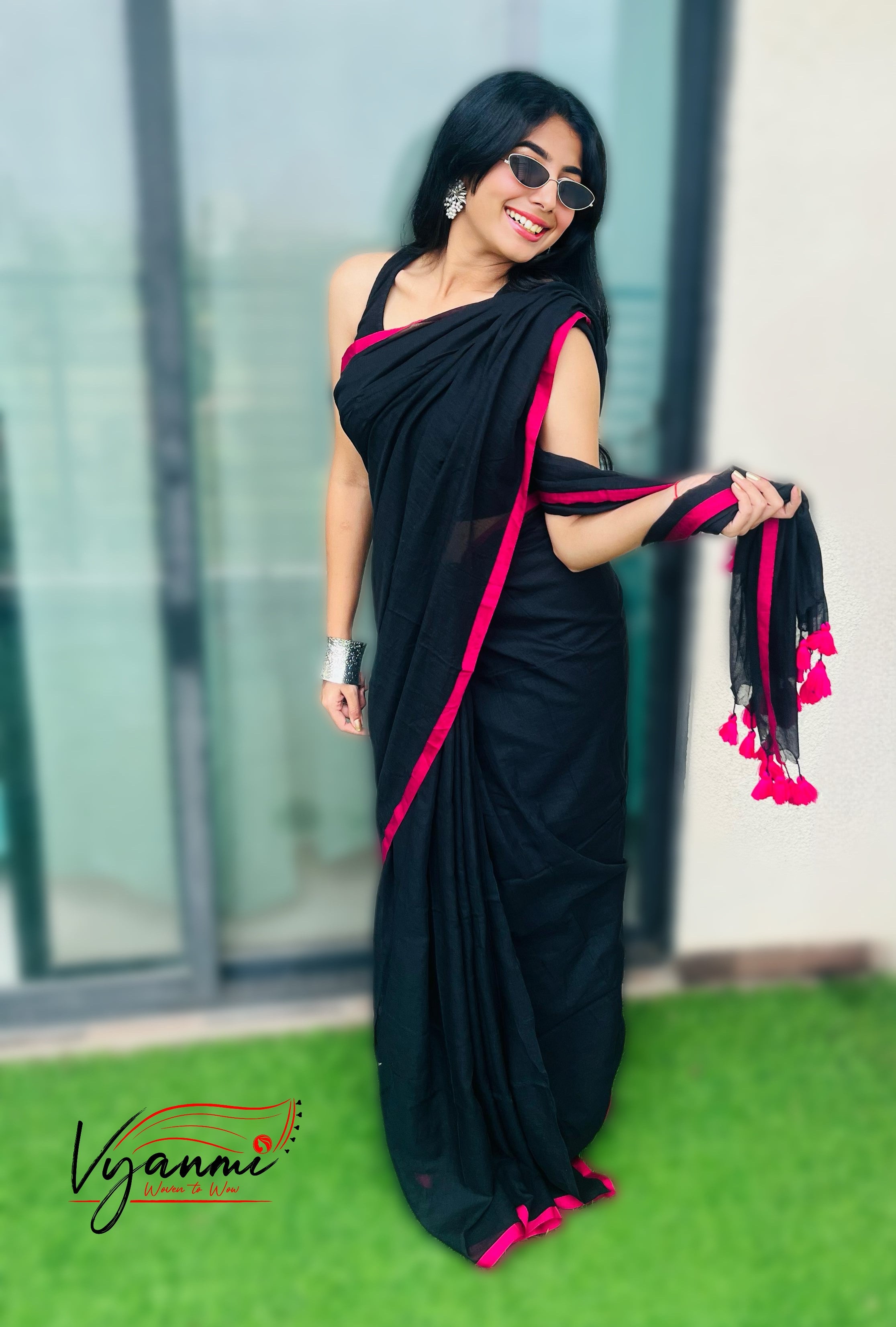 Vyanmi Blackout Babe Mulmul Saree