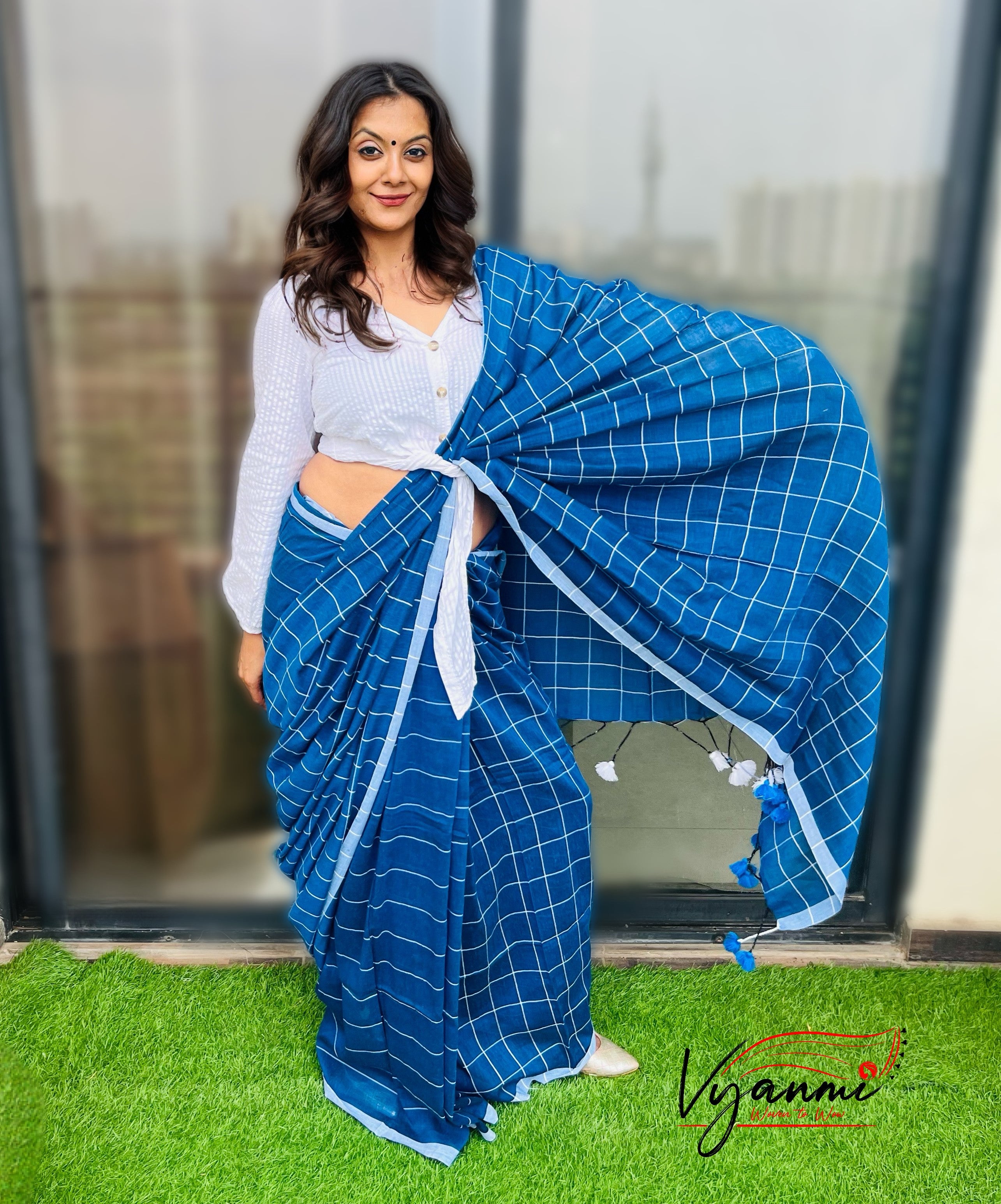 Vyanmi Blue Grid Handloom Saree