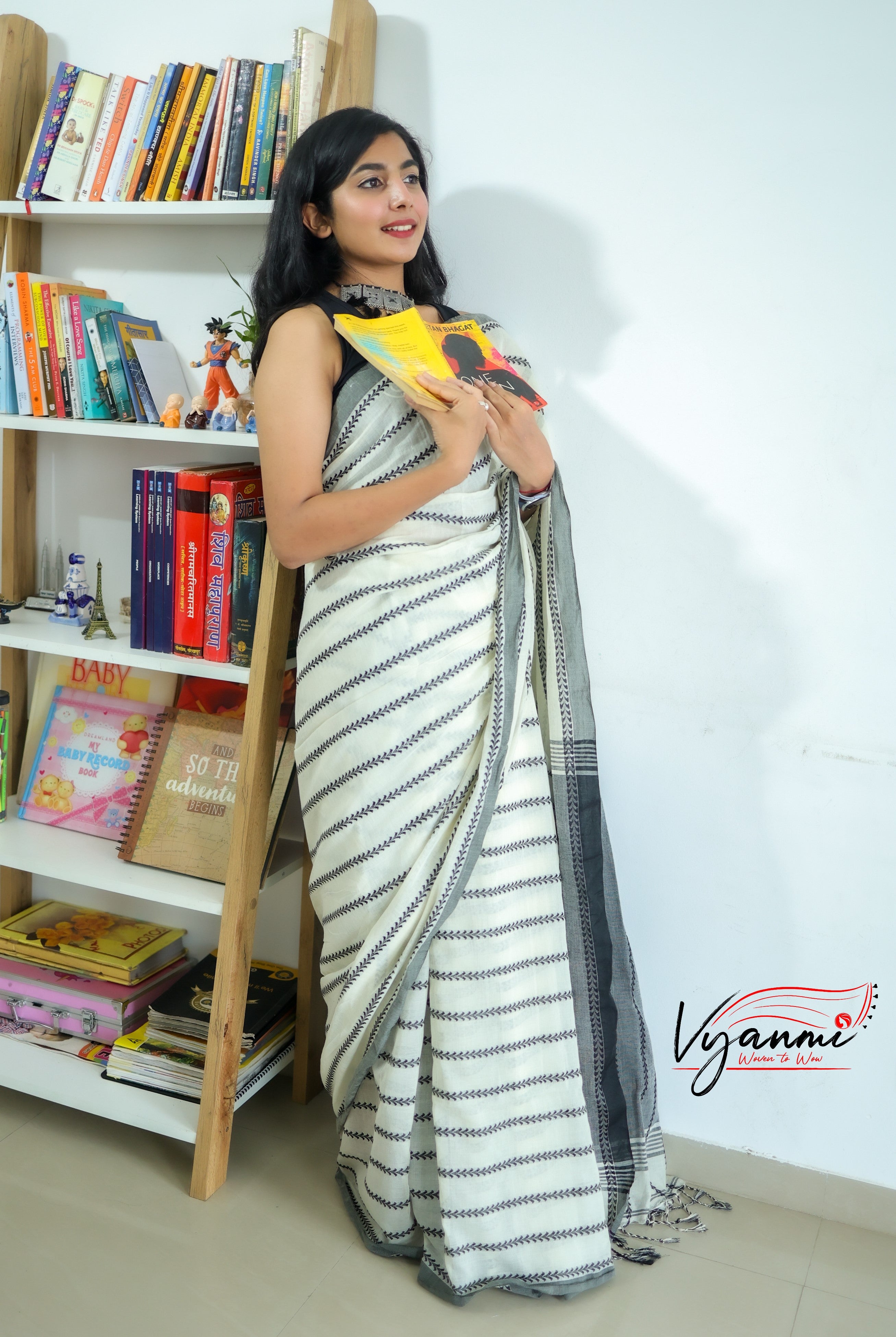 Vyanmi Cloudline Handloom Saree