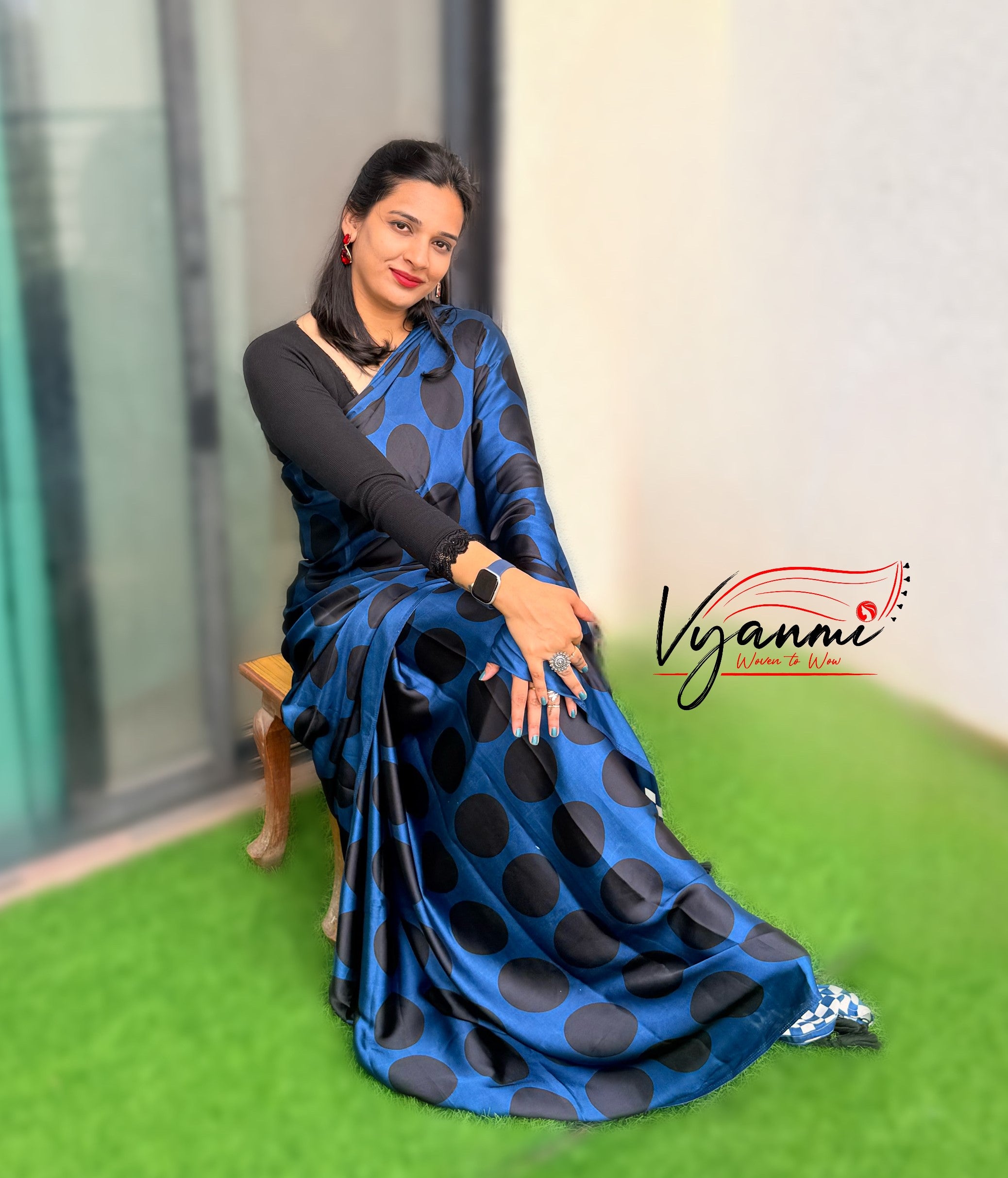 Vyanmi Indigo Pop Semi Gajji Silk Saree