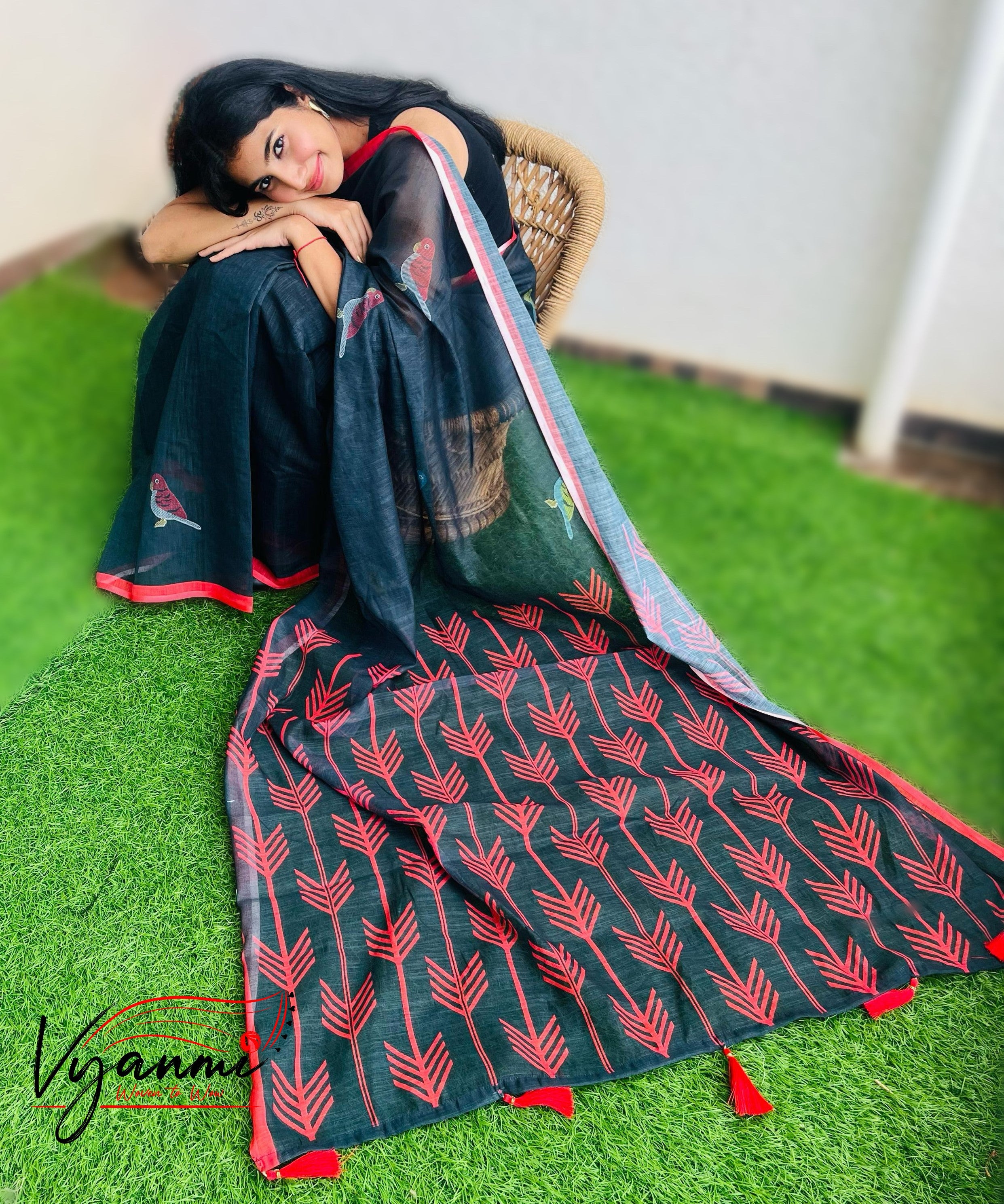 Vyanmi Midnight Mithu Linen Saree