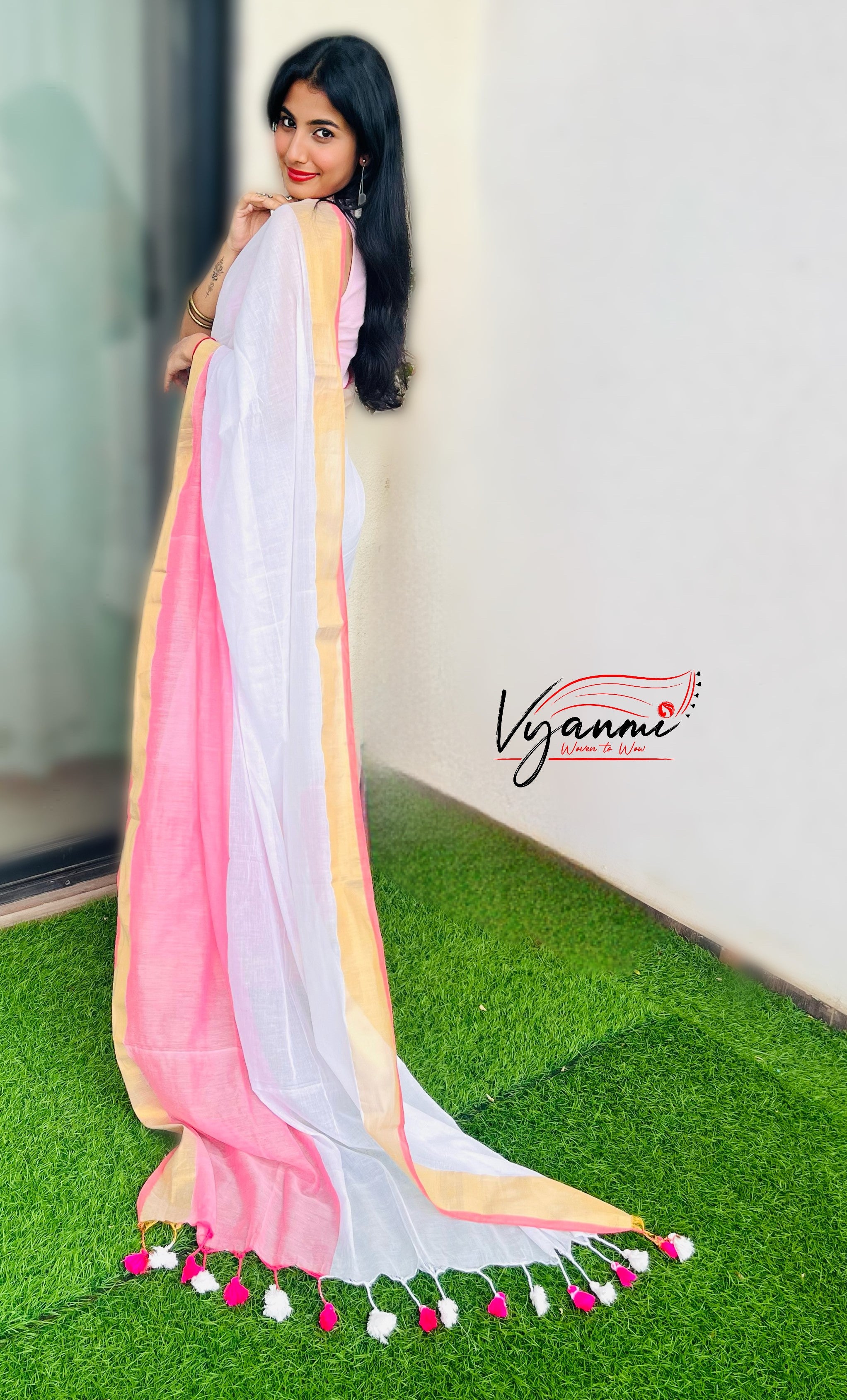 Vyanmi Pink Onaya Mulmul Saree
