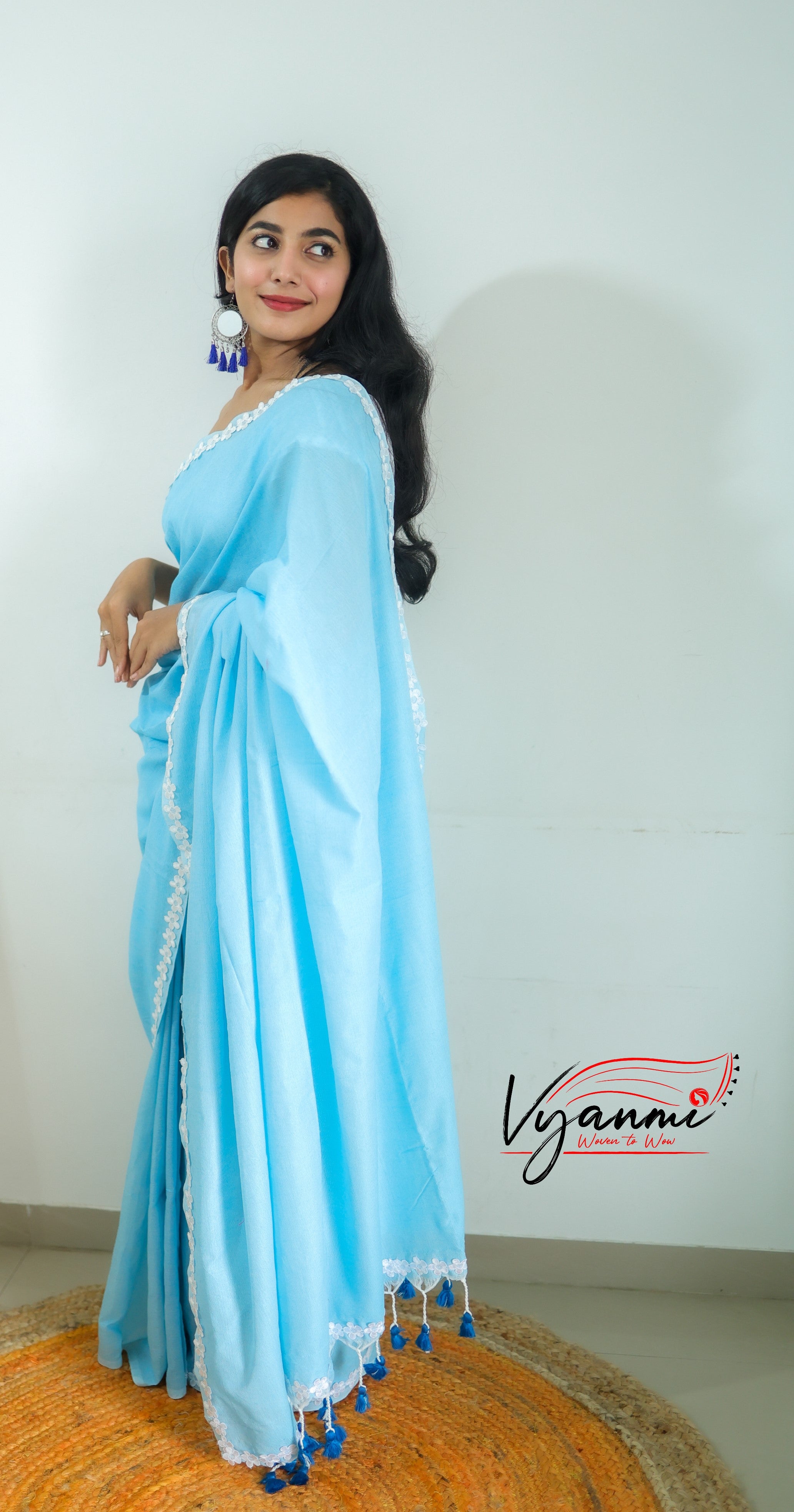 Vyanmi Neeli Noor Handloom Saree
