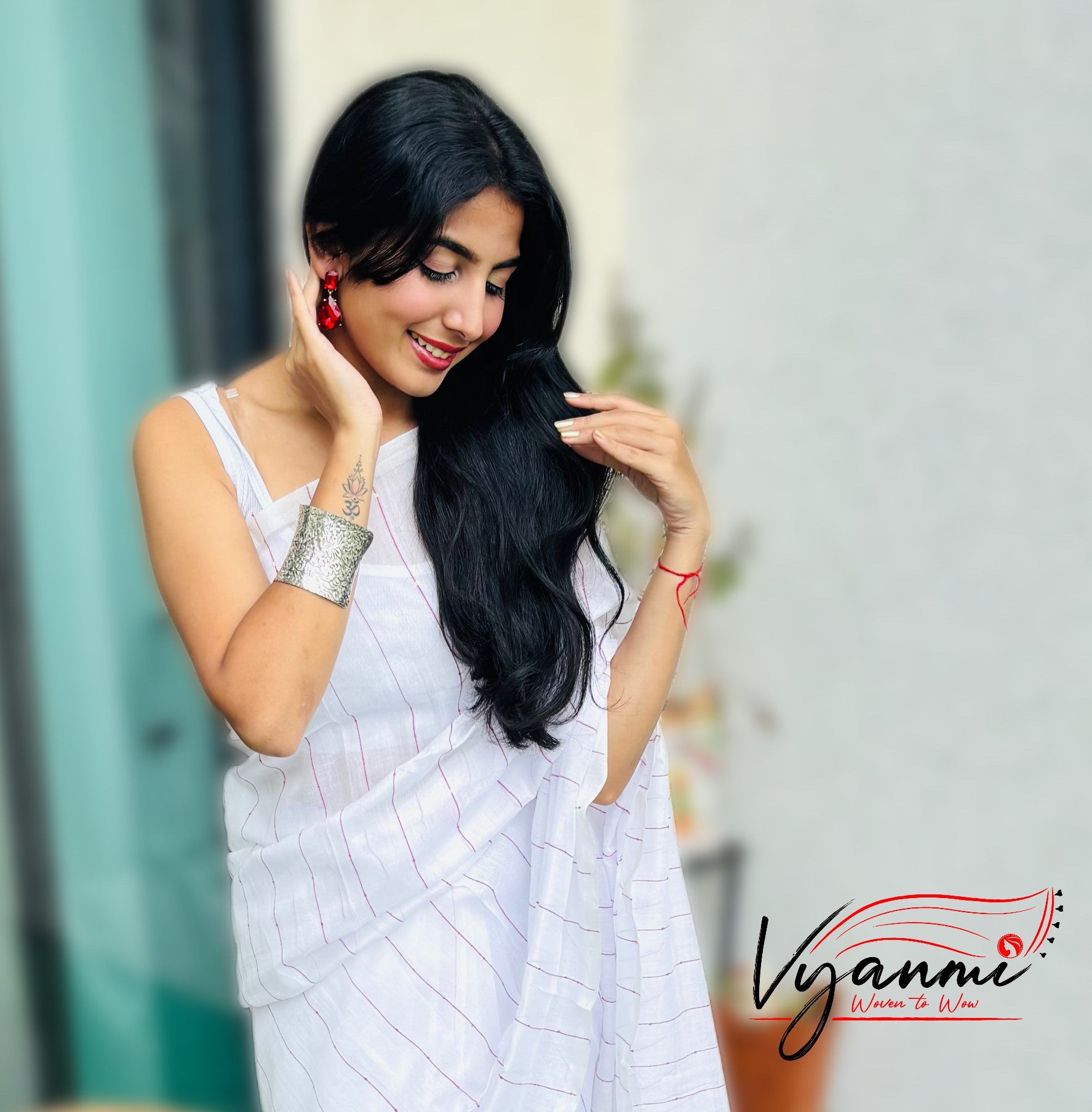 Vyanmi White Sequin & Sass Mulmul Saree