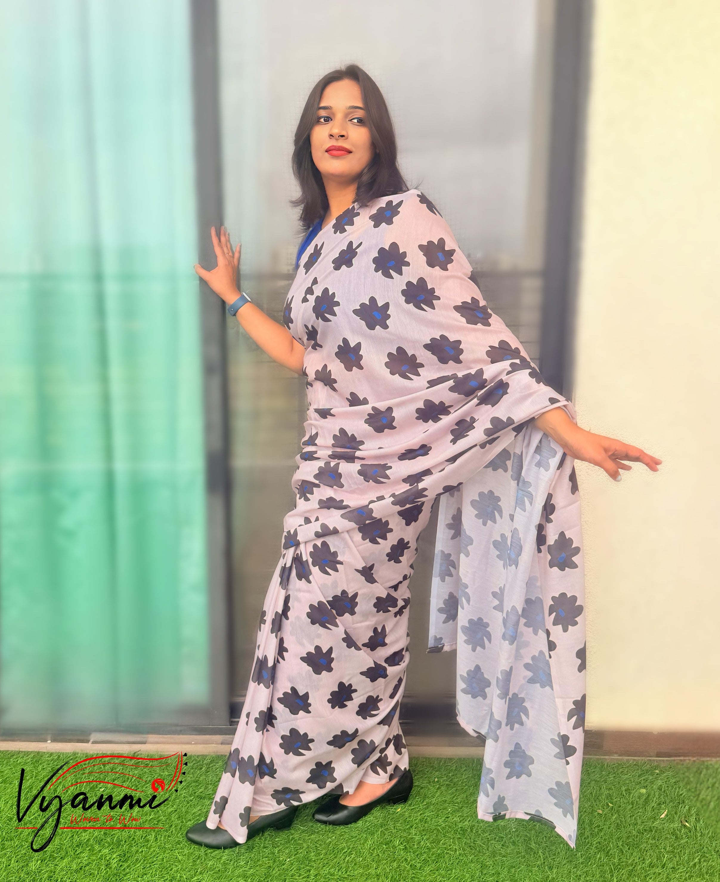 Vyanmi Inked Petals Mul Saree