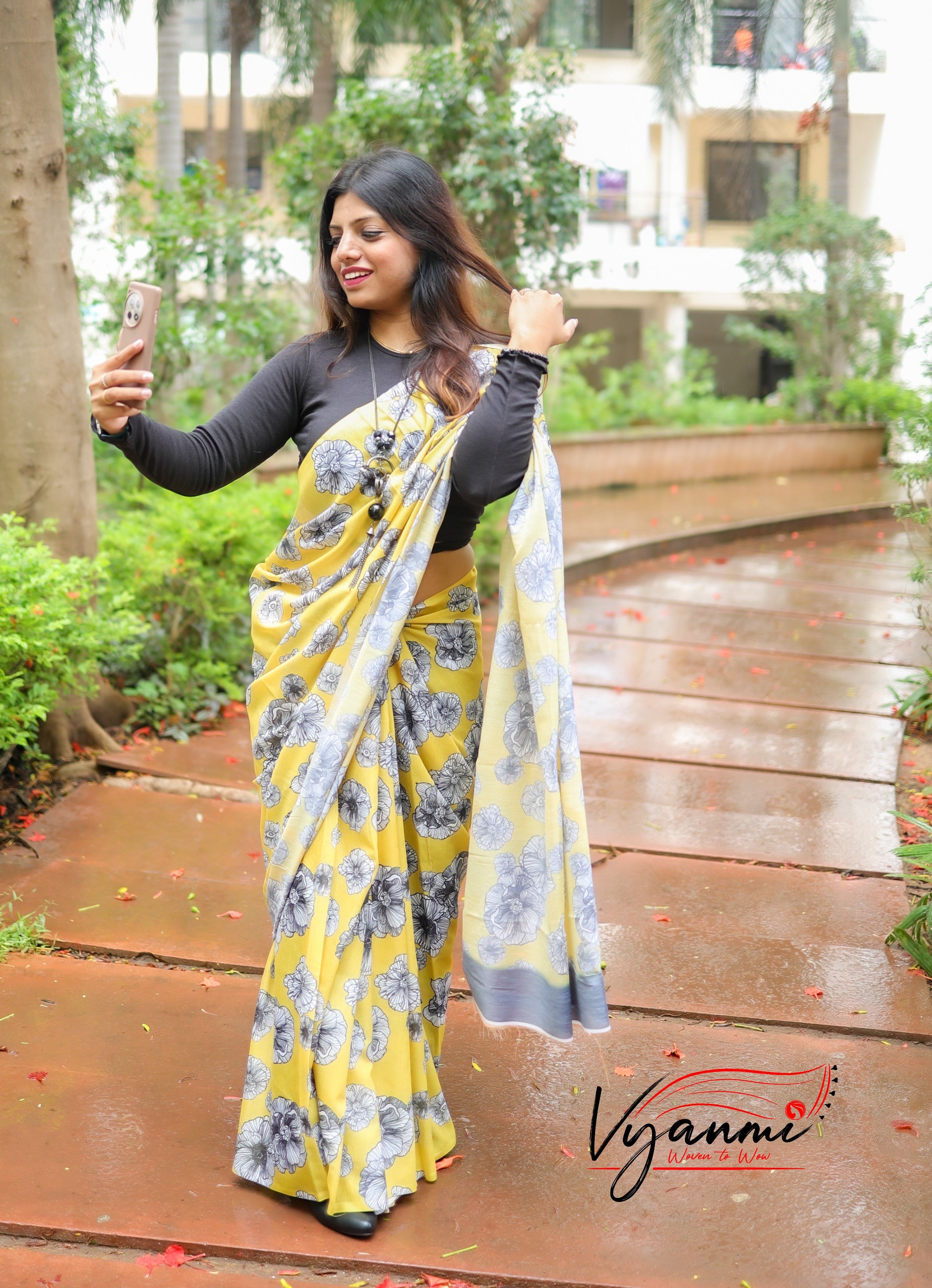 Vyanmi Mellow Yellow Mul Saree