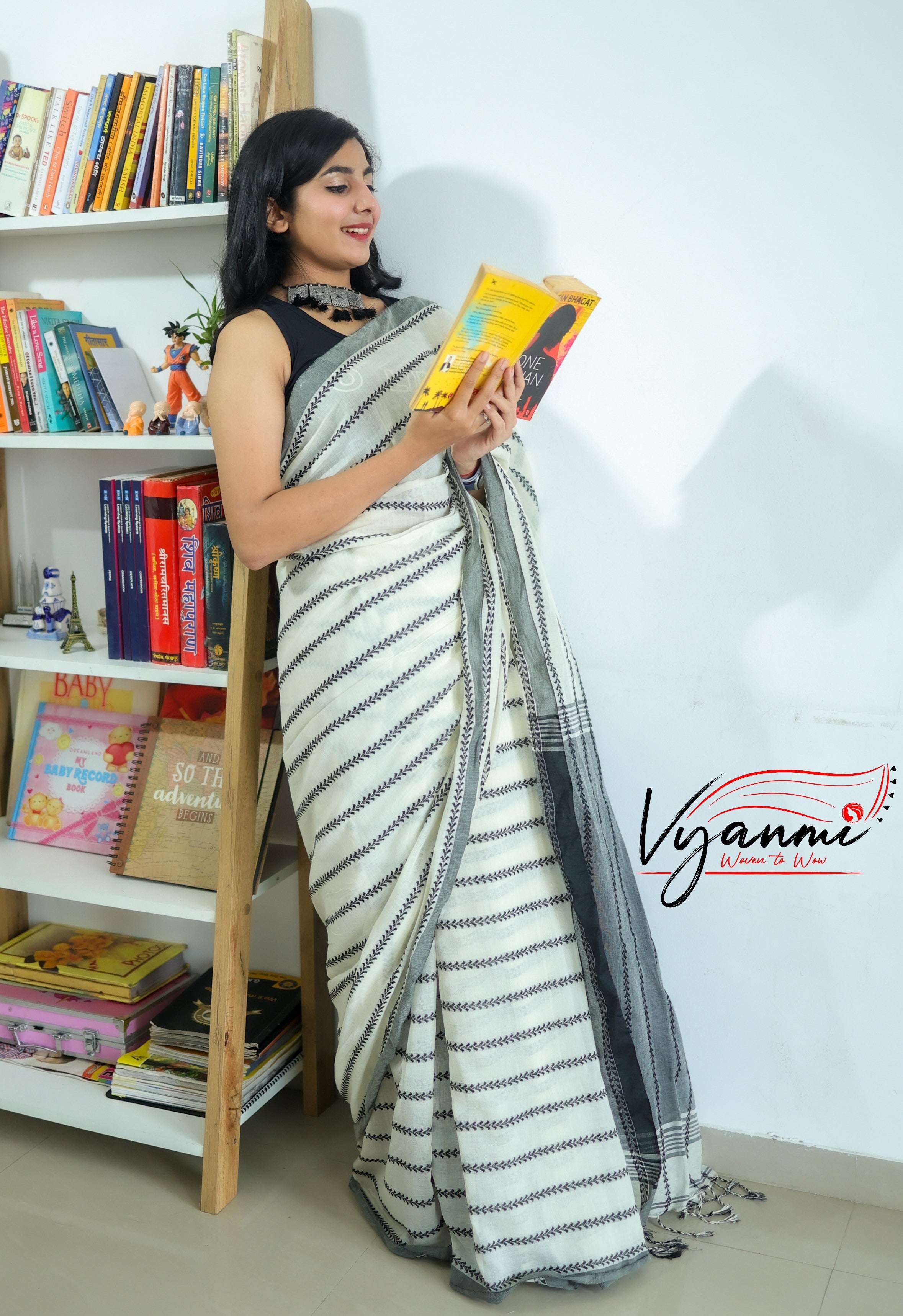 Vyanmi Cloudline Handloom Saree