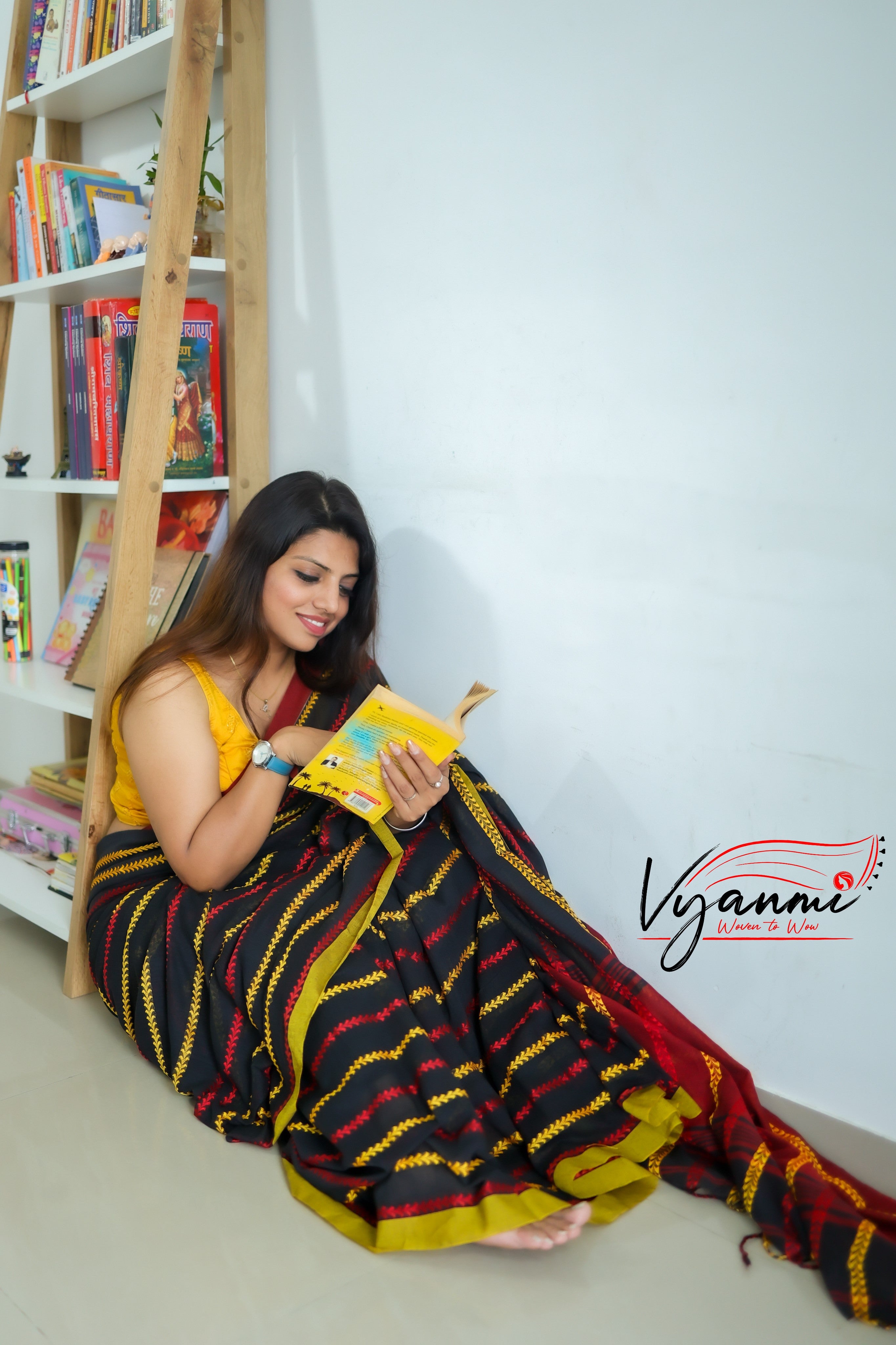Vyanmi Fireside Black Handloom Saree
