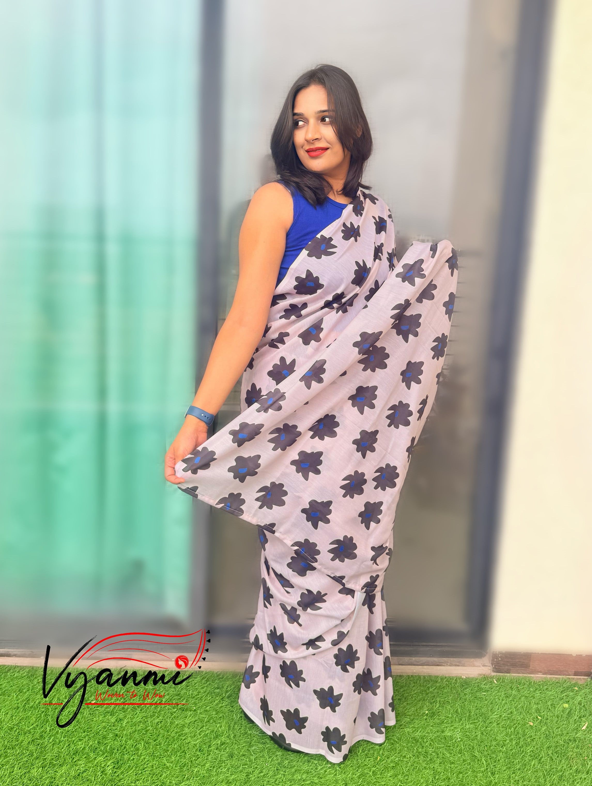 Vyanmi Inked Petals Mul Saree