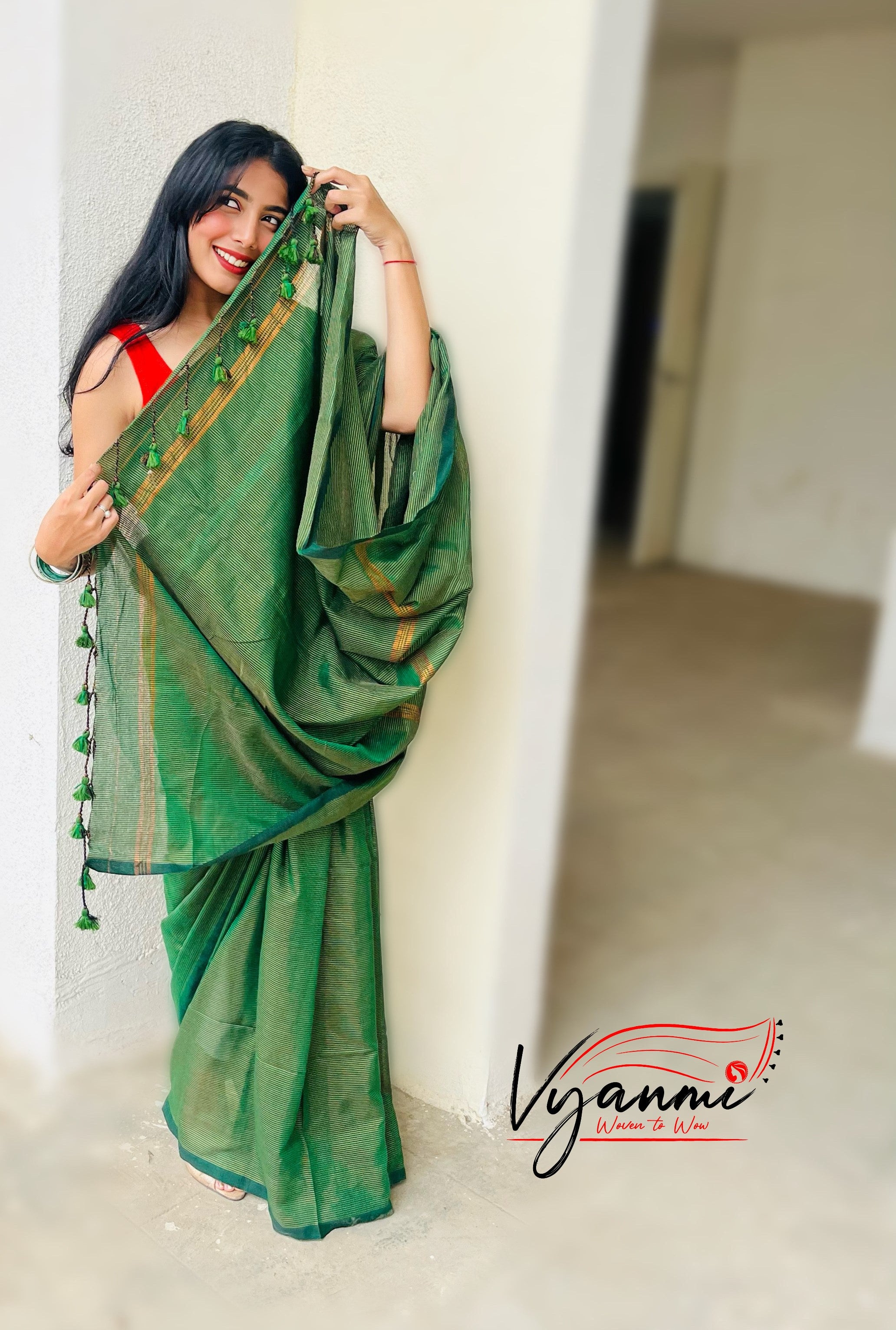Vyanmi Hari Zari Mul Handloom Saree
