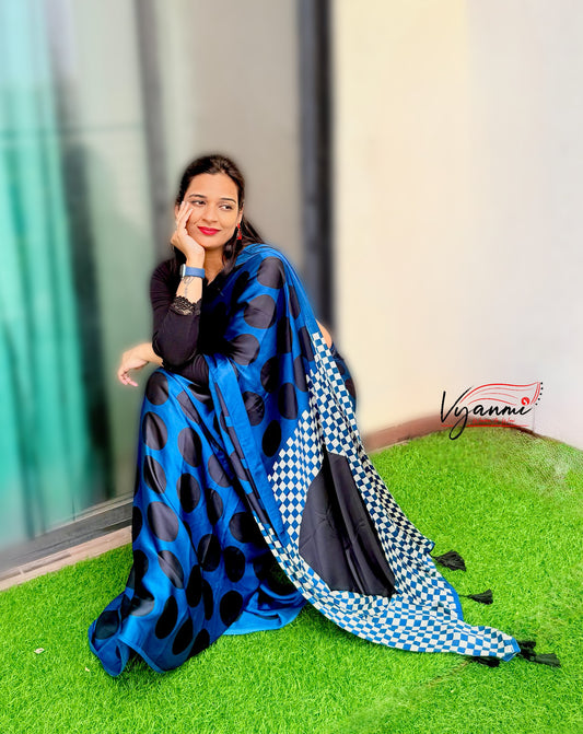 Vyanmi Indigo Pop Semi Gajji Silk Saree