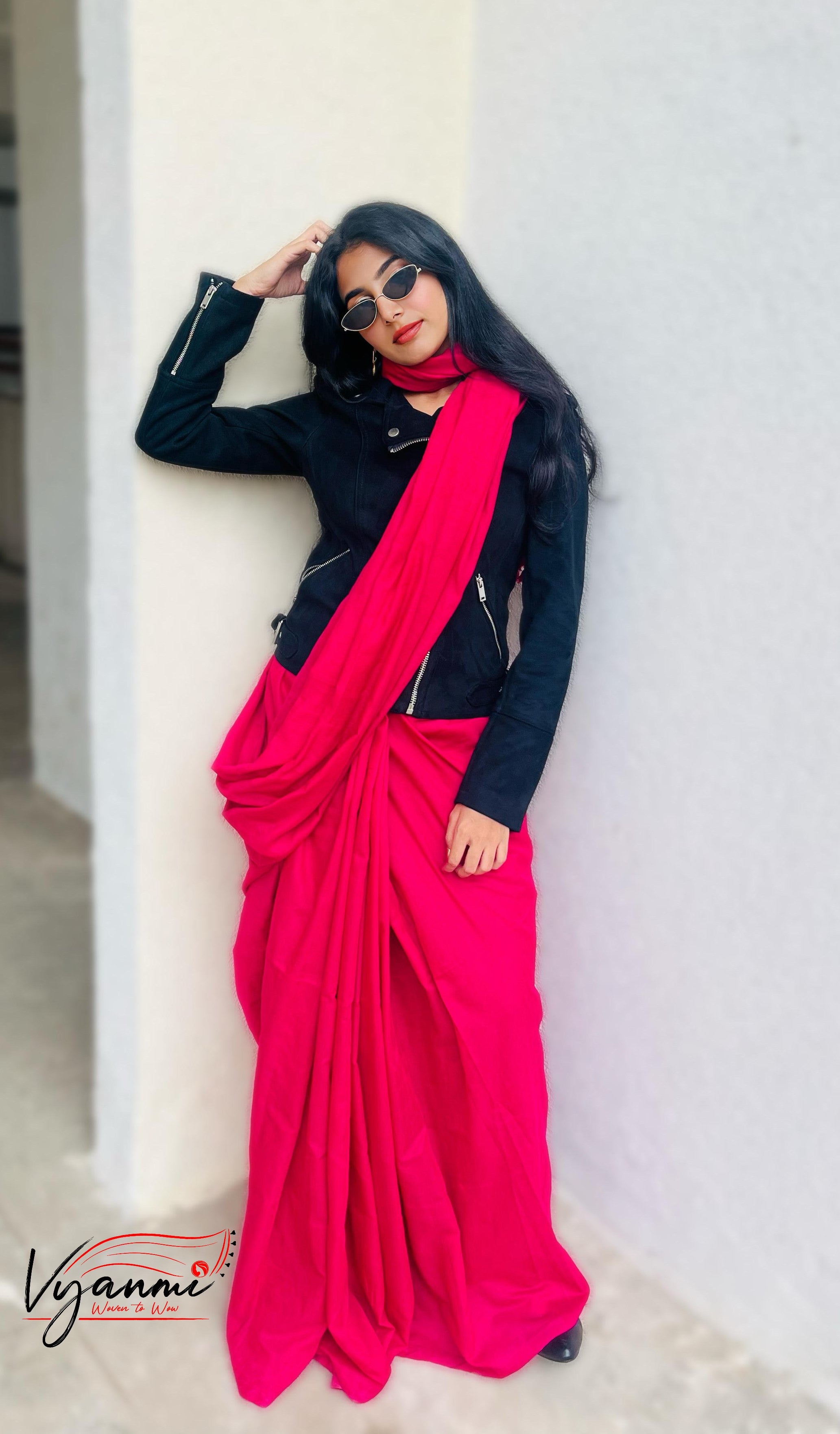 Vyanmi Hot Pink Handloom Saree