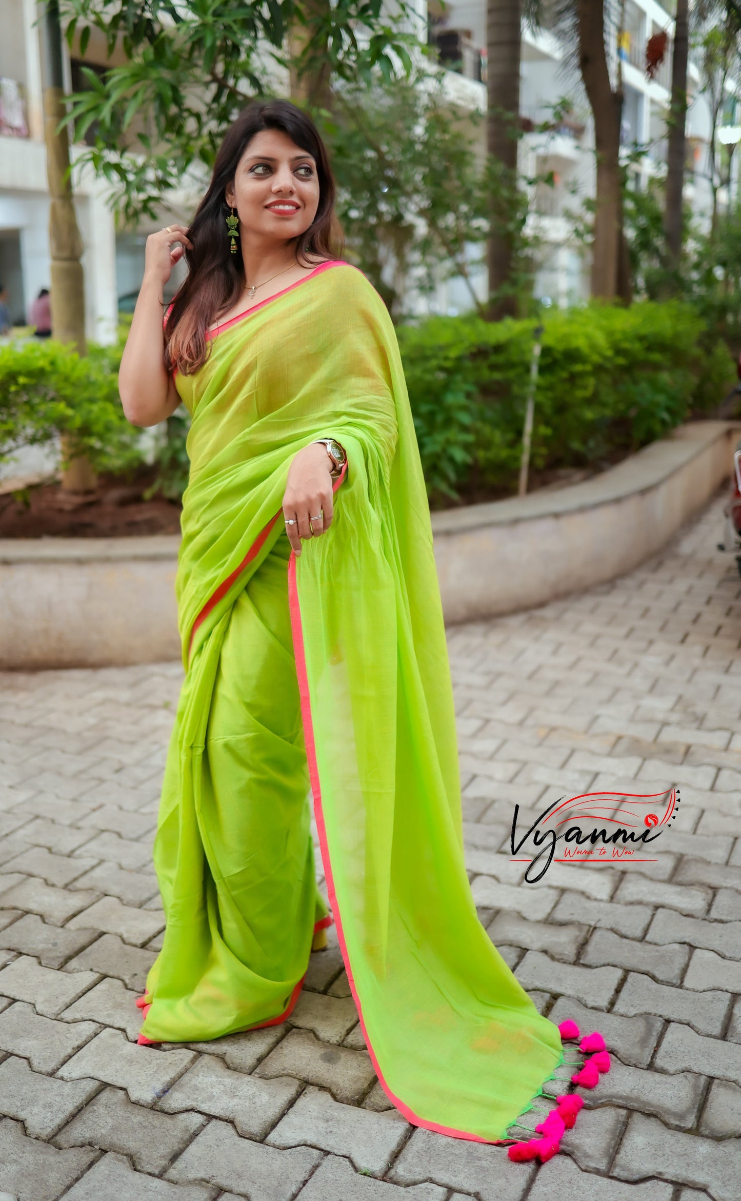 Vyanmi Limelight Mulmul Saree