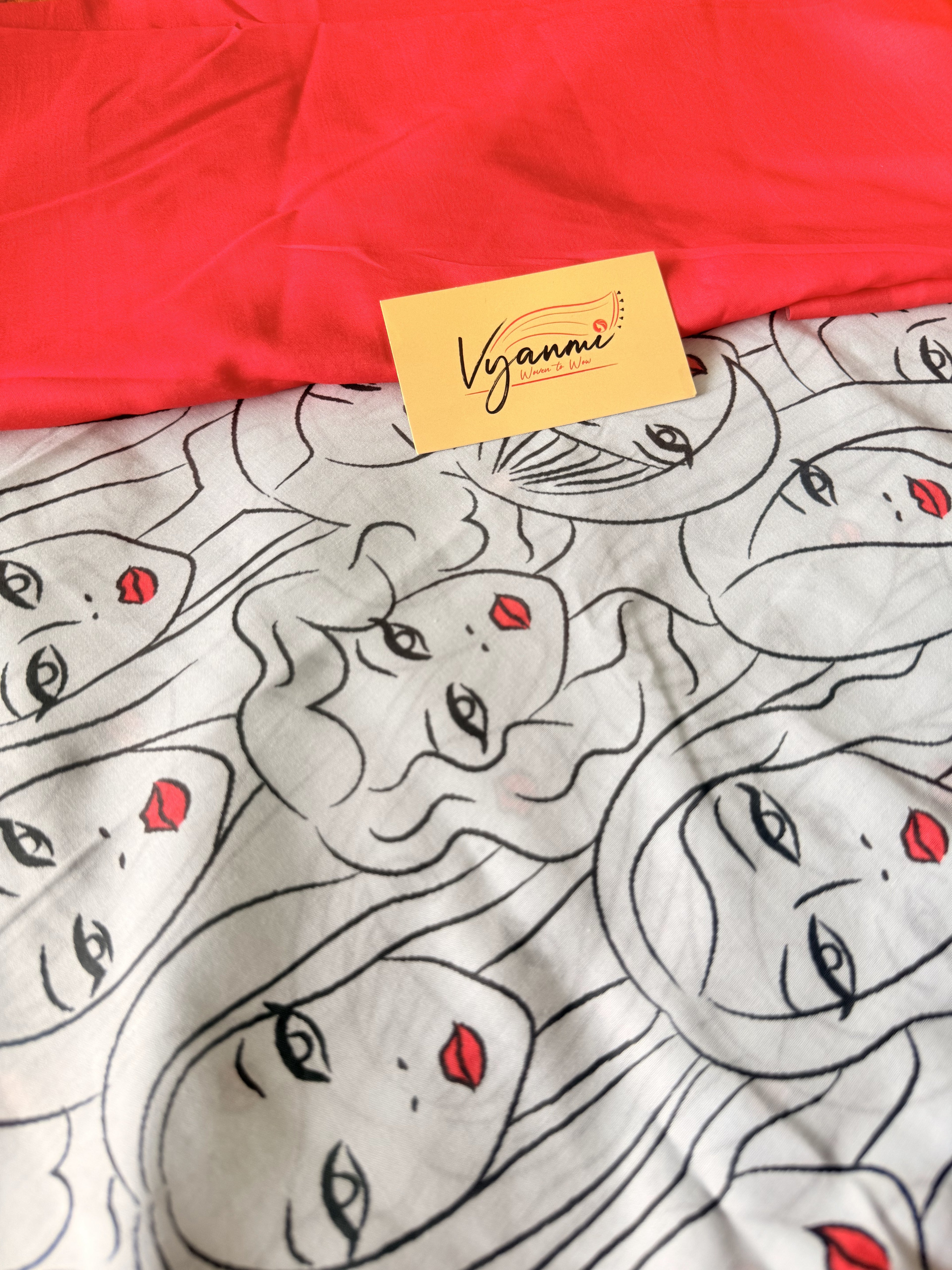 Vyanmi Red Lip Pop Mul Saree