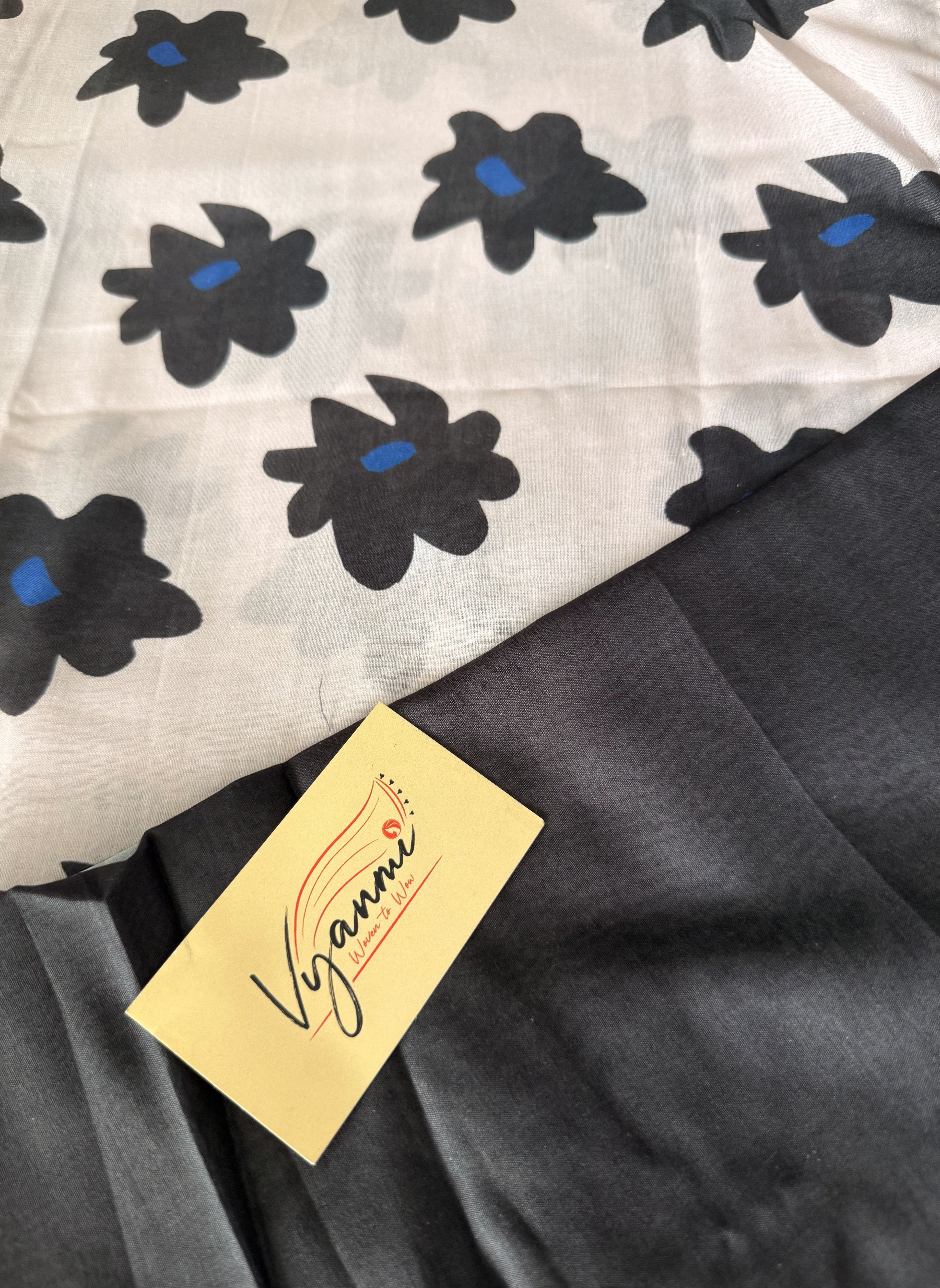 Vyanmi Inked Petals Mul Saree