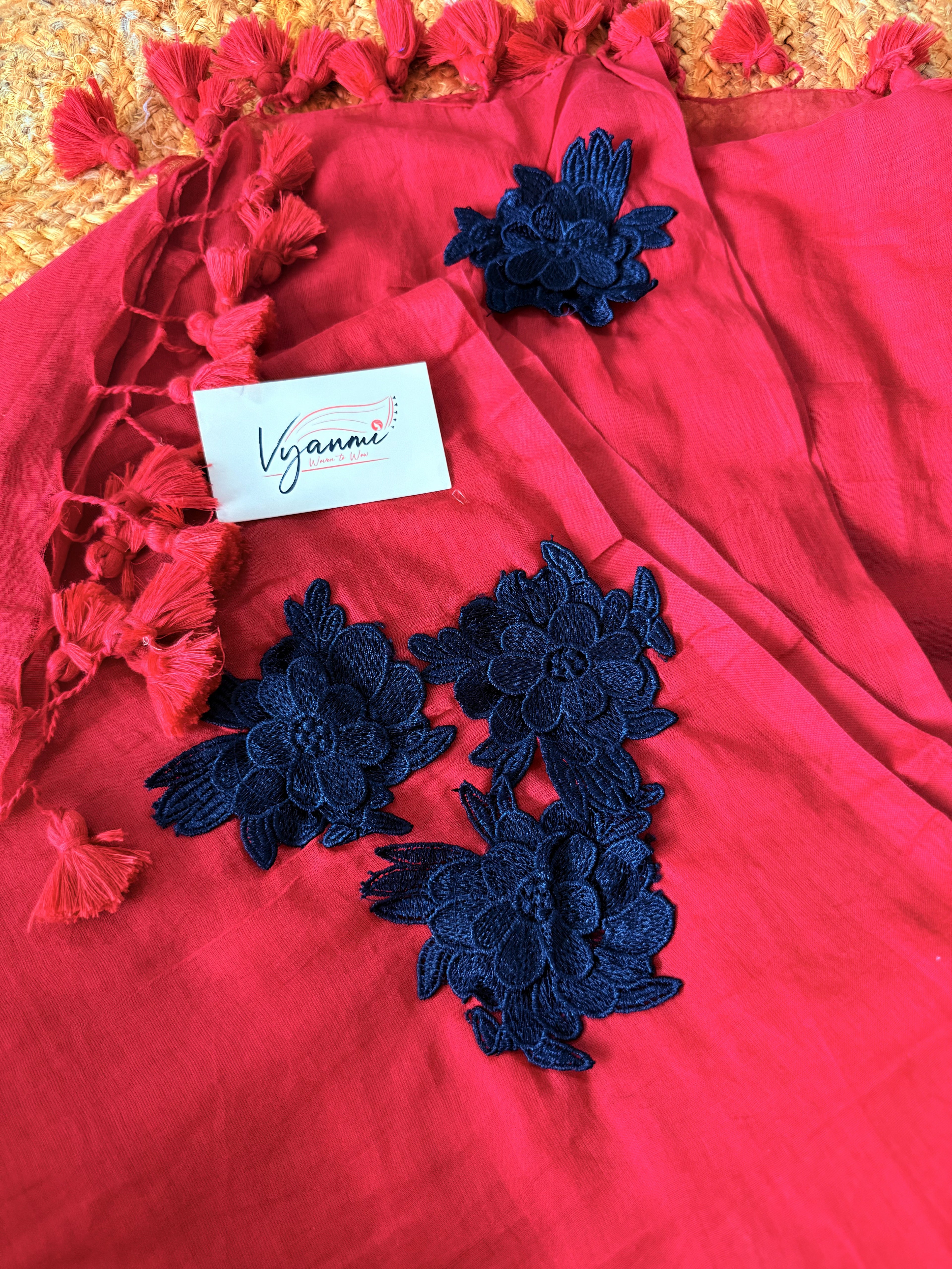 Vyanmi Red Alert Mulmul Saree